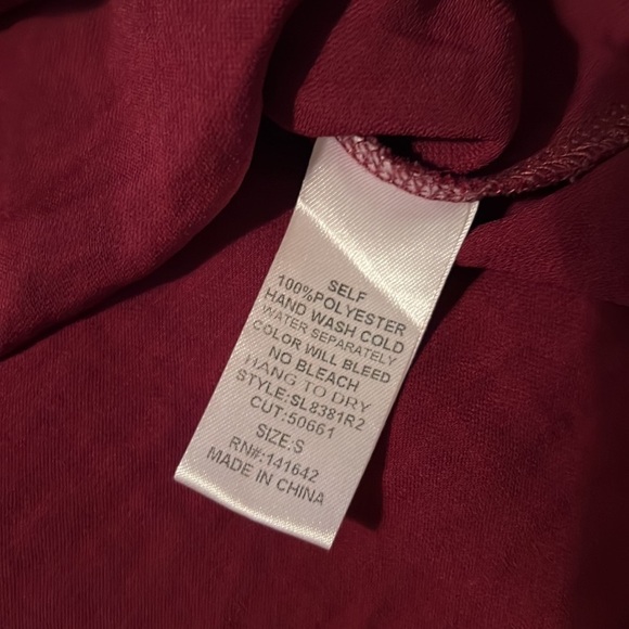 Hi-Lo blouse. Maroon. - Picture 5 of 7